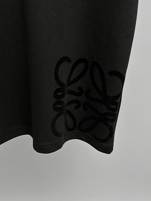 ロエベスーパーコピー 新しい重工業フロッキングロゴ半袖Tシャツ