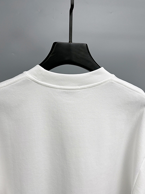 ロエベスーパーコピー 新しい重工業フロッキングロゴ半袖Tシャツ