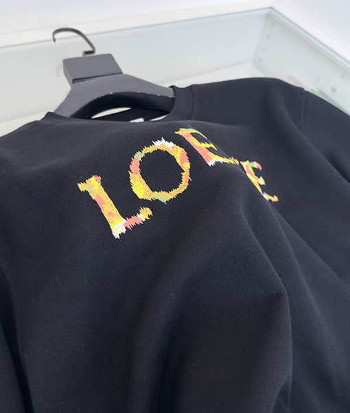 ロエベ ロゴレタリングのカラフルな刺繍のラウンドネックスウェットシャツジャケット