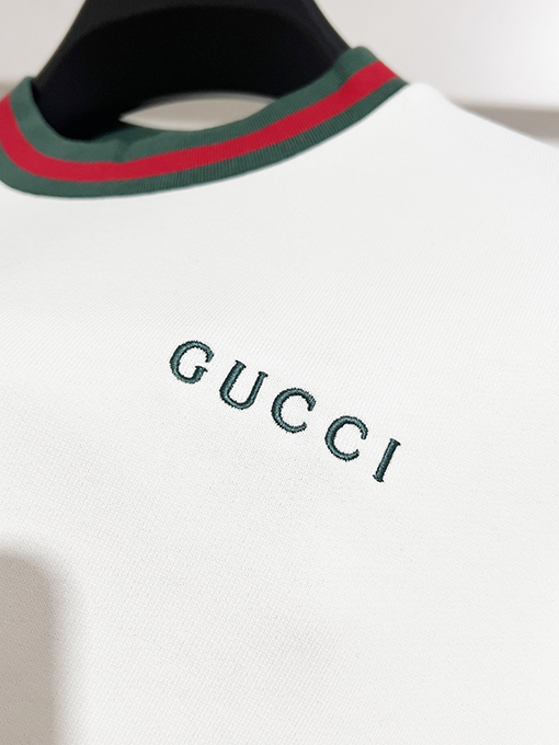 グッチスーパーコピー Gucci 赤と緑のストライプの文字刺繍クルーネックスパーカー