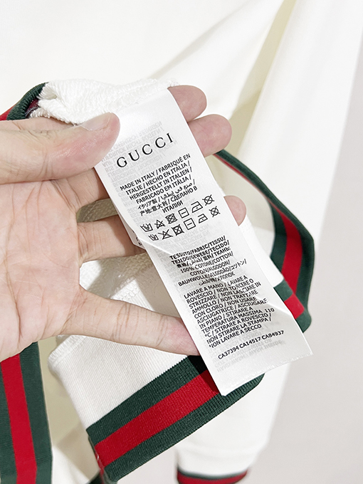グッチスーパーコピー Gucci 赤と緑のストライプの文字刺繍クルーネックスパーカー