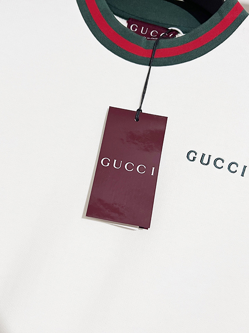 グッチスーパーコピー Gucci 赤と緑のストライプの文字刺繍クルーネックスパーカー