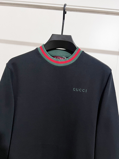 グッチスーパーコピー Gucci 赤と緑のストライプの文字刺繍クルーネックスパーカー