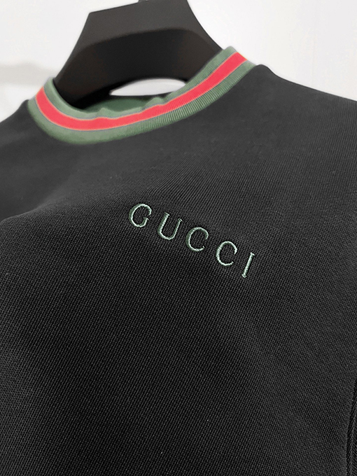グッチスーパーコピー Gucci 赤と緑のストライプの文字刺繍クルーネックスパーカー