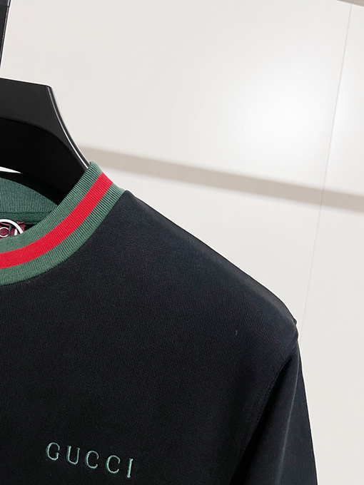 グッチスーパーコピー Gucci 赤と緑のストライプの文字刺繍クルーネックスパーカー