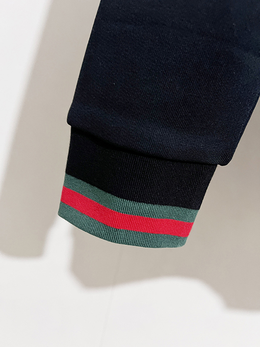グッチスーパーコピー Gucci 赤と緑のストライプの文字刺繍クルーネックスパーカー