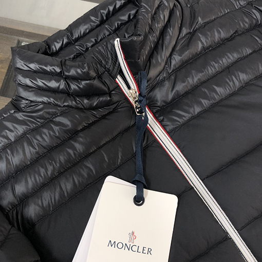 モンクレールコピー Daniel 新品メンズ軽量ダウンジャケット