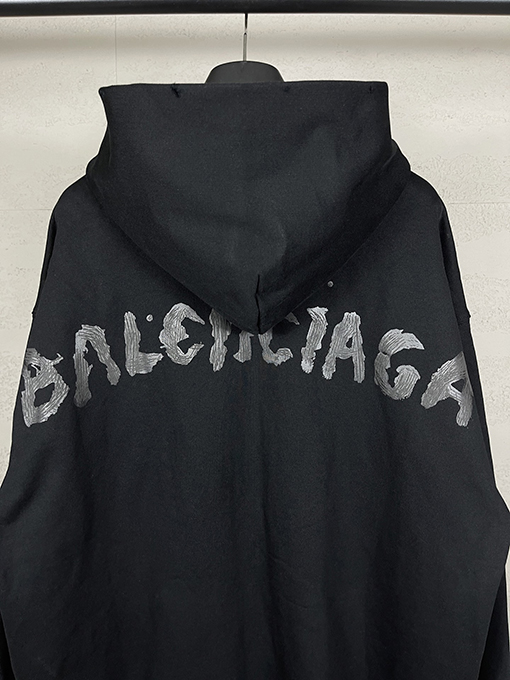 バレンシアガコピー BALENCIAGA バックロゴプリントのフード付きジップアップスパーカー