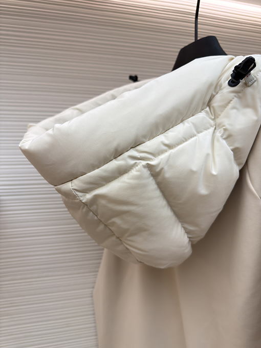 Moncler × Rick Owens のユニセックスダウンジャケット