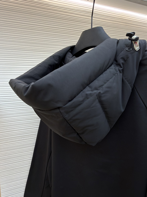 Moncler × Rick Owens のユニセックスダウンジャケット