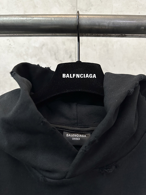 バレンシアガ Balenciaga ウォッシュダメージハート型フード付きスパーカー