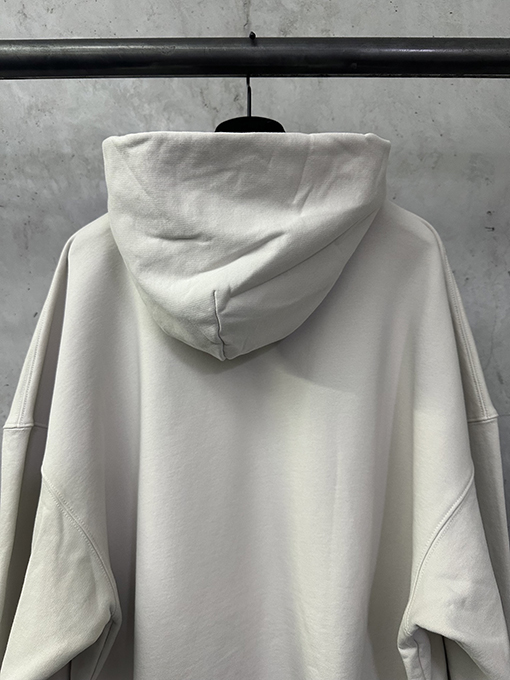 バレンシアガ Balenciaga ランウェイスタイルのロゴプリントフード付きスパーカー