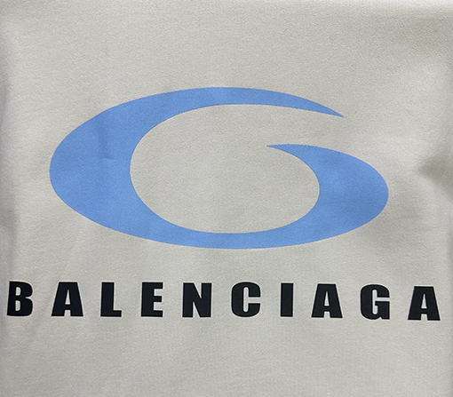 バレンシアガ Balenciaga ランウェイスタイルのロゴプリントフード付きスパーカー