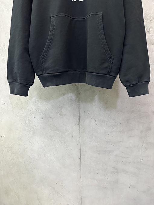 バレンシアガ Balenciaga ランウェイスタイルのロゴプリントフード付きスパーカー