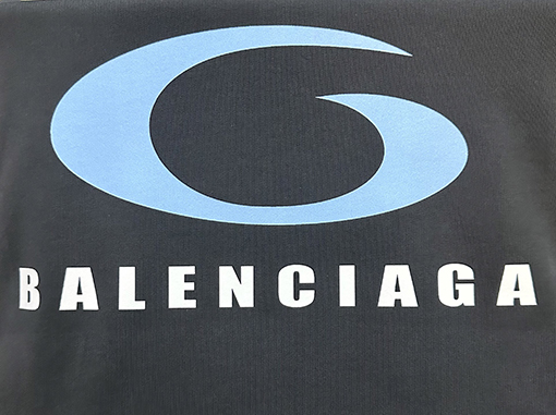 バレンシアガ Balenciaga ランウェイスタイルのロゴプリントフード付きスパーカー