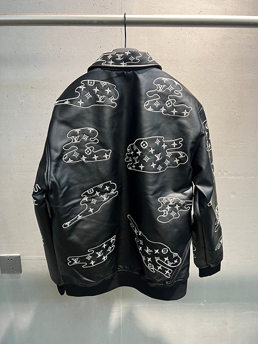 ルイヴィトン ブラック刺繍カモフラージュレザージャケット