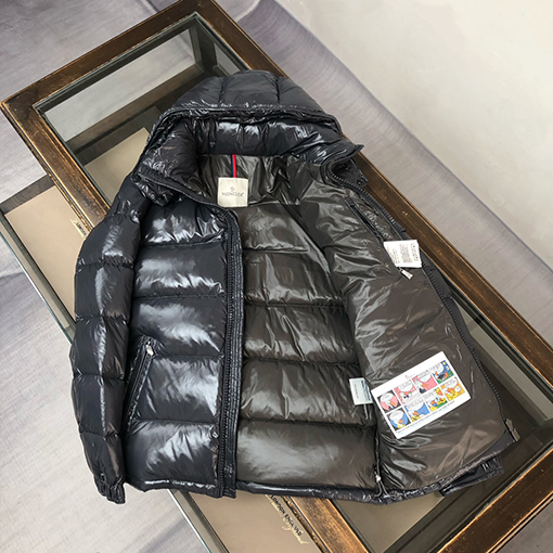 モンクレールコピー セレブと同じスタイルのマヤダウンジャケット