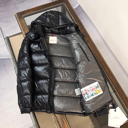 モンクレールコピー セレブと同じスタイルのマヤダウンジャケット