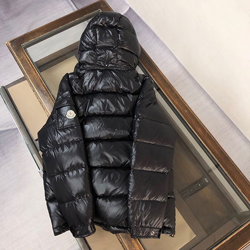 モンクレールコピー セレブと同じスタイルのマヤダウンジャケット