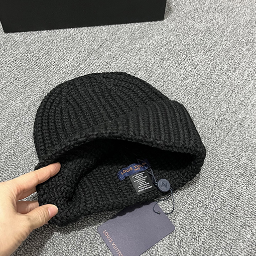 ルイヴィトンコピー LV クラシックロゴ刺繍ニット帽
