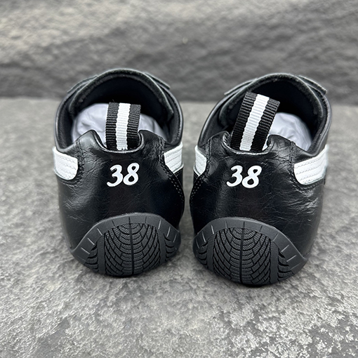 バレンシアガコピー Balenciaga SPEEDCAT ジョイントシリーズ ブラック&ホワイト 牛革スニーカー