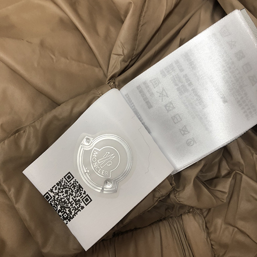 モンクレール Boedic レディースショートウエストフォックスファーカラーダウンジャケット