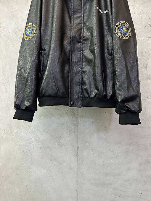 バレンシアガ Balenciaga バッジレザージャケット