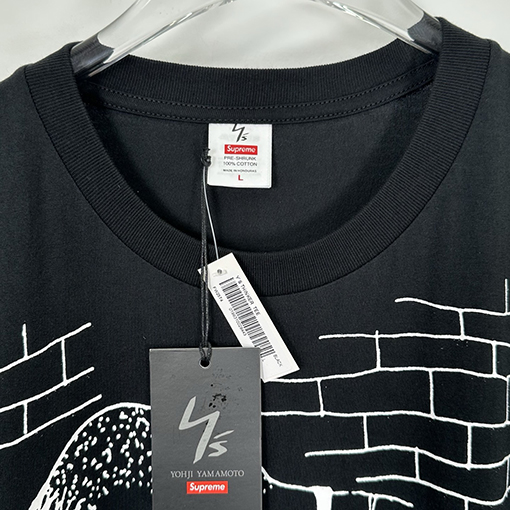シュプリーム × Yohji Yamamotoスーパーコピー Y’S THINKER TEE ロックプリント半袖Tシャツ