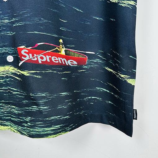 シュプリーム SUPREME 小さな船と波の半袖シャツ