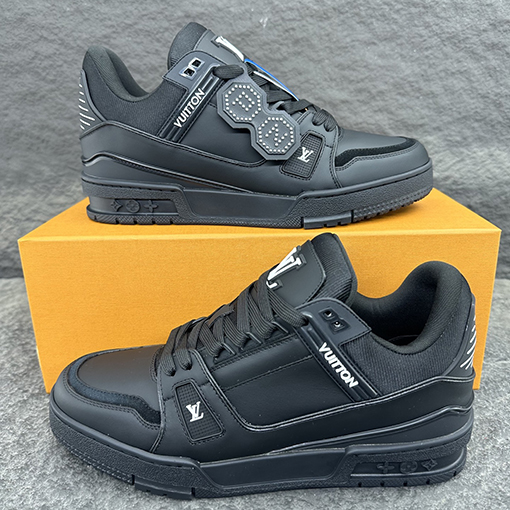 ルイヴィトンスーパーコピー LV Trainer 限定スニーカー