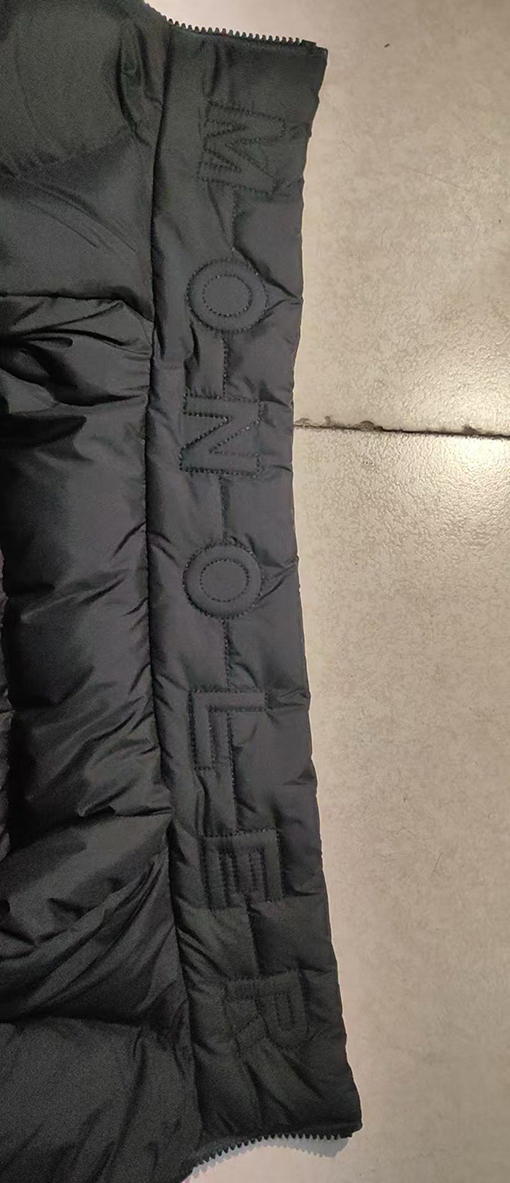 モンクレール 新しい色のカップルダウンベスト
