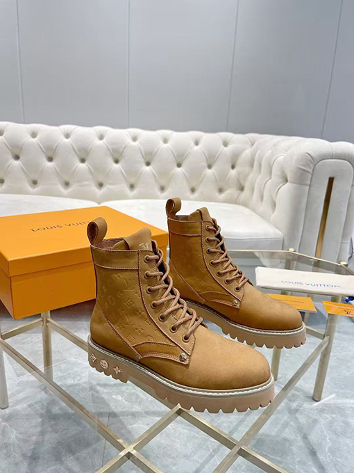 ルイヴィトン LV 新しいシンクロナイズドスタイルのファーストレイヤーヌバックレザーミリタリーブーツ