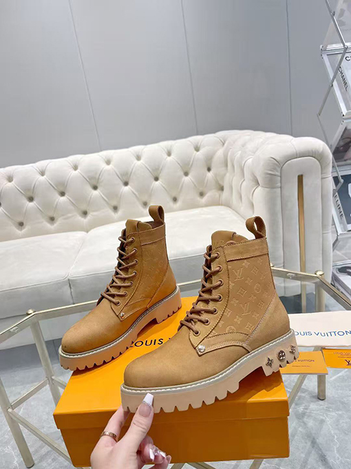 ルイヴィトン LV 新しいシンクロナイズドスタイルのファーストレイヤーヌバックレザーミリタリーブーツ