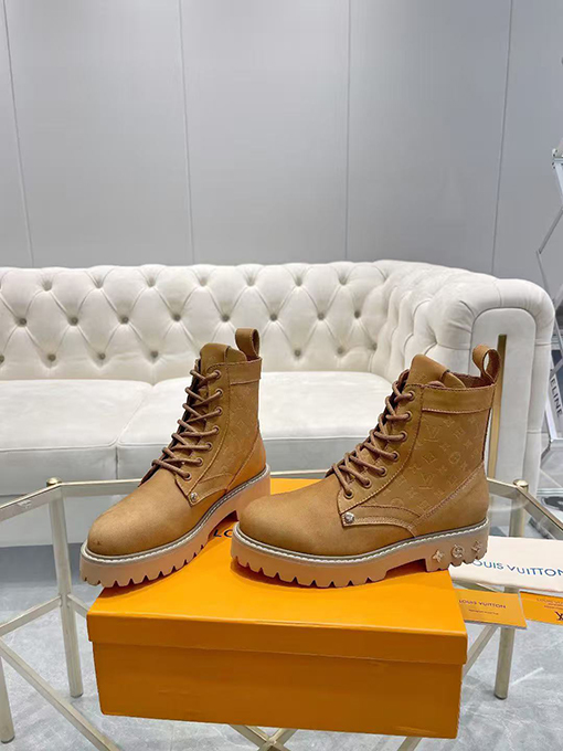ルイヴィトン LV 新しいシンクロナイズドスタイルのファーストレイヤーヌバックレザーミリタリーブーツ