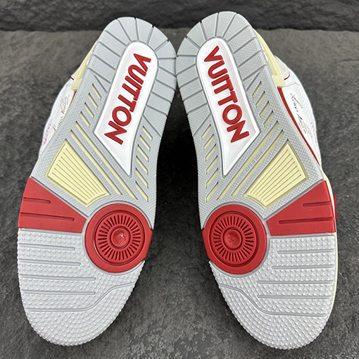 ルイヴィトンスーパーコピー LV Trainer レトロなバスケットボール風スニーカー