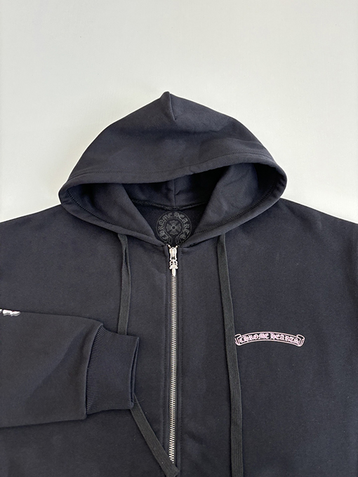 Chrome Hearts X Deadly Doll コラボレーションのフード付きジップアップスパーカー