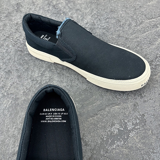 バレンシアガ PARIS SLIP ON GRAFFITI ウェアスタイルホワイトブラックカップルスニーカー