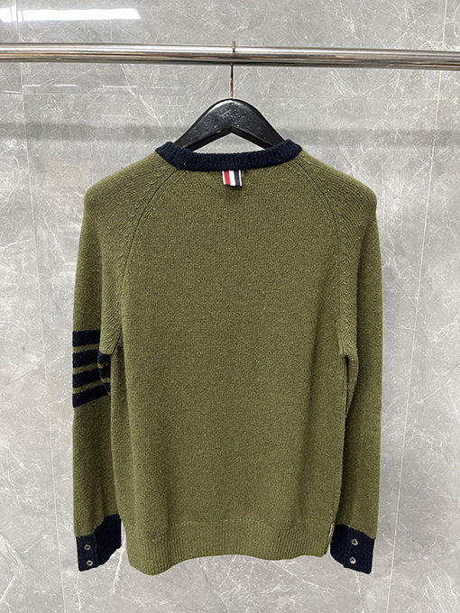 トムブラウンスーパーコピー チェック柄のカシミヤセーター
