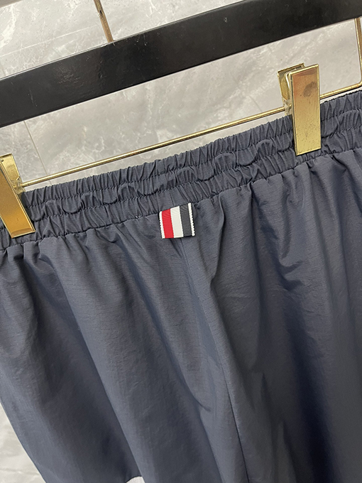 トムブラウン クラシックなカジュアルパンツ