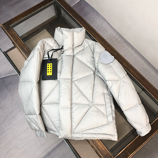 Moncler X Pharrell William 限定ークダウンジャケット