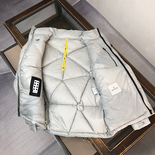 Moncler X Pharrell William 限定ークダウンジャケット