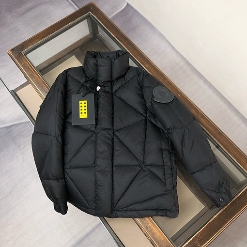 Moncler X Pharrell William 限定ークダウンジャケット