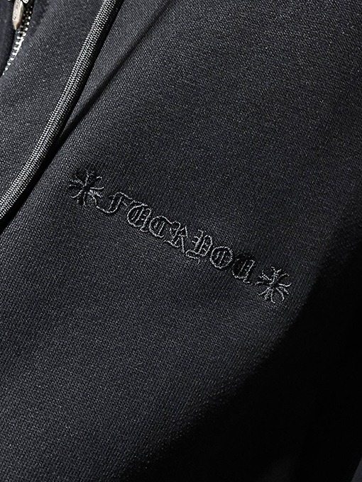 クロムハーツ ダブルアームとバックにクロス刺繍パッチワークレザーのジップアップスパーカー