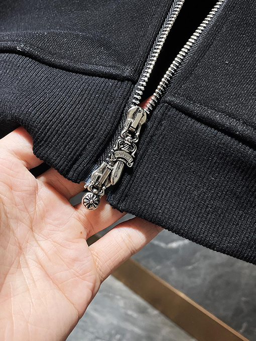 クロムハーツ ダブルアームとバックにクロス刺繍パッチワークレザーのジップアップスパーカー