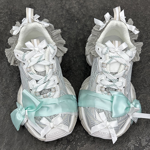 バレンシアガスーパーコピー 3XL Satin Bow グレーブラウンのスニーカー