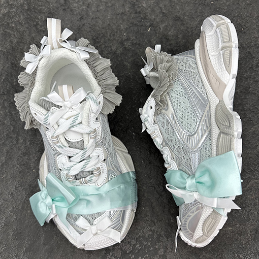 バレンシアガスーパーコピー 3XL Satin Bow グレーブラウンのスニーカー