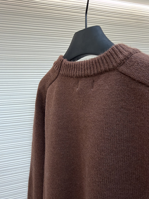 セリーヌスーパーコピー 新しくファッショナブルな凱旋門の刺繍ロゴニットウェア