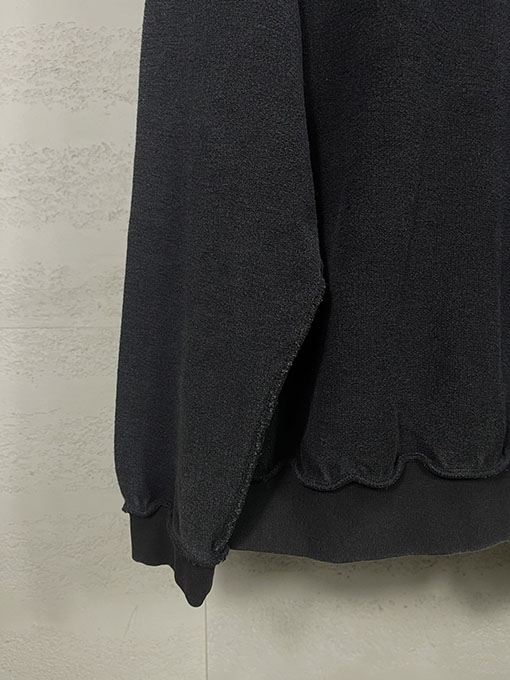 バレンシアガ 新しいロゴ刺繍入りリバースウォッシュダメージクルーネックスパーカー