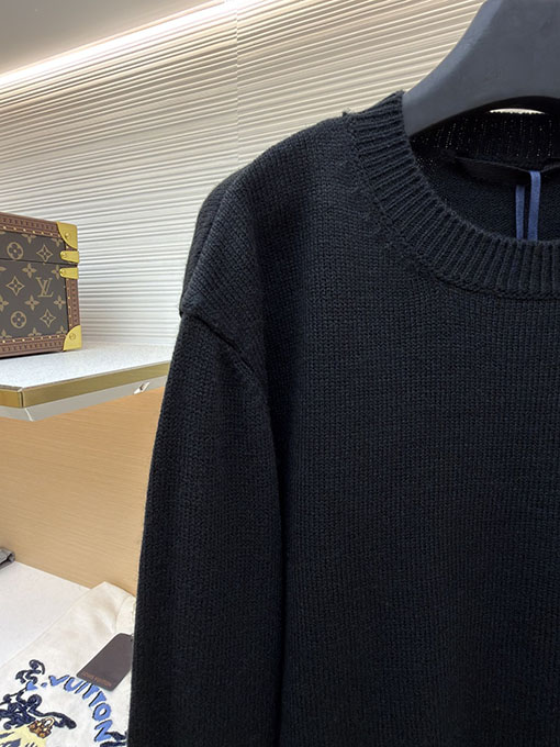 モンクレール 刺繍ロゴクルーネック長袖セーター
