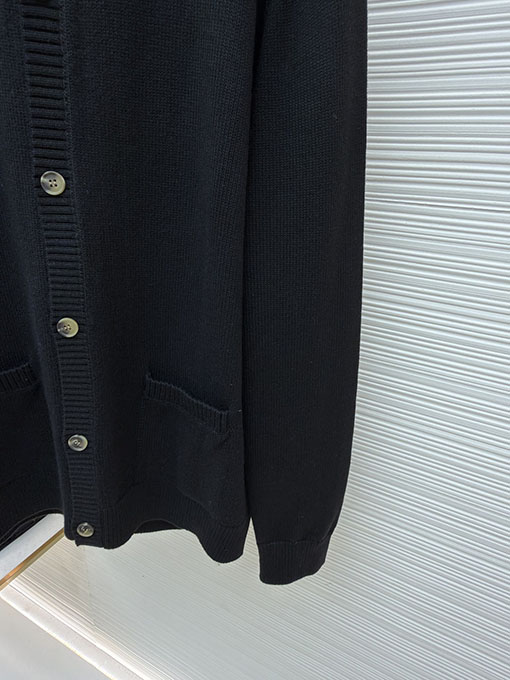 プラダ クルーネックシングルブレストカシミアカーディガン